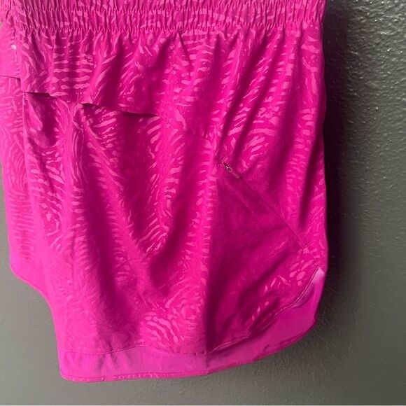Athleta Printed Mesh Racer Run 4” shorts - Picture 9 of 13